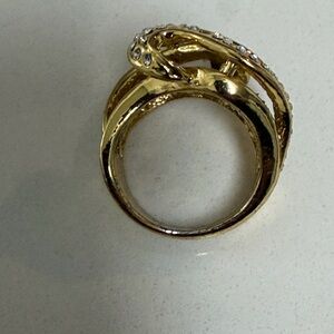 Elegant Gold Ring with Crystal Accents